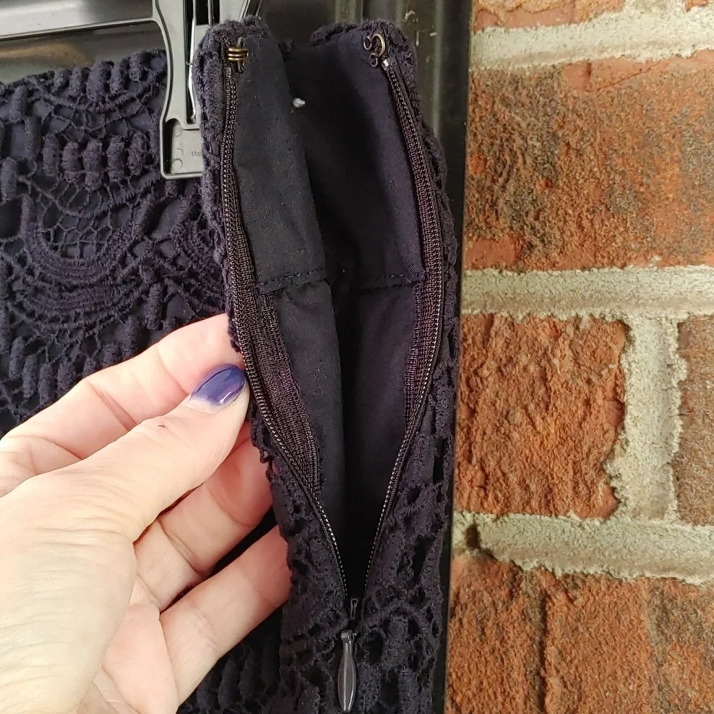 Loft Navy Lace Riviera Short Size 8